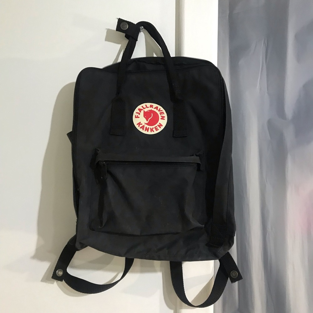 Black Fjallraven Kanken